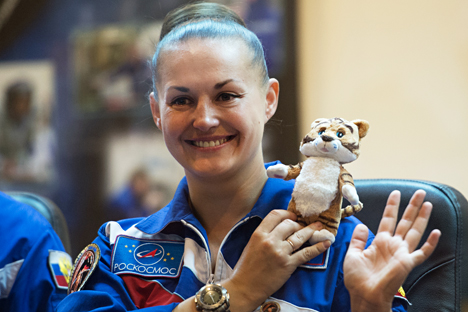 Kosmonaut Badan Antariksa Federal Rusia Roscosmos Yelena Serova saat konferensi pers di Kosmodrom Baikonur sebelum peluncuran pesawat ruang angkasa Soyuz TMA-14M. Foto: Ramol Sitdikov/RIA Novosti 