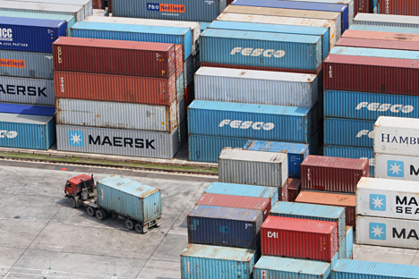 Pembentukan Zona Perdagangan Bebas antara Rusia dan negara-negara Uni Eropa akan menghapus hambatan bea cukai bagi ekspor produksi dalam negeri Rusia. Foto: Alexey Malgavko/RIA Novosti