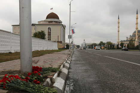 Seorang teroris melakukan aksi bom bunuh diri di sekitar pintu masuk area perayaan hari jadi kota Grozny, ibukota Republik Chechnya, pada Minggu (5/10) lalu. Foto: Said Tsarnaev/RIA Novosti