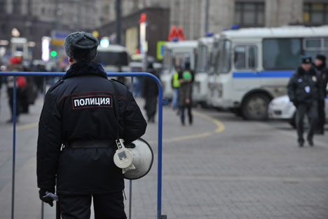 Saat ini masyarakat Rusia belum memiliki dasar kuat untuk melakukan “revolusi warna”, namun tetap saja terdapat penilaian yang beragam mengenai ancaman ekstremisme dan perselisihan etnis di negara tersebut. Foto: Aleksander Riumin/TASS
