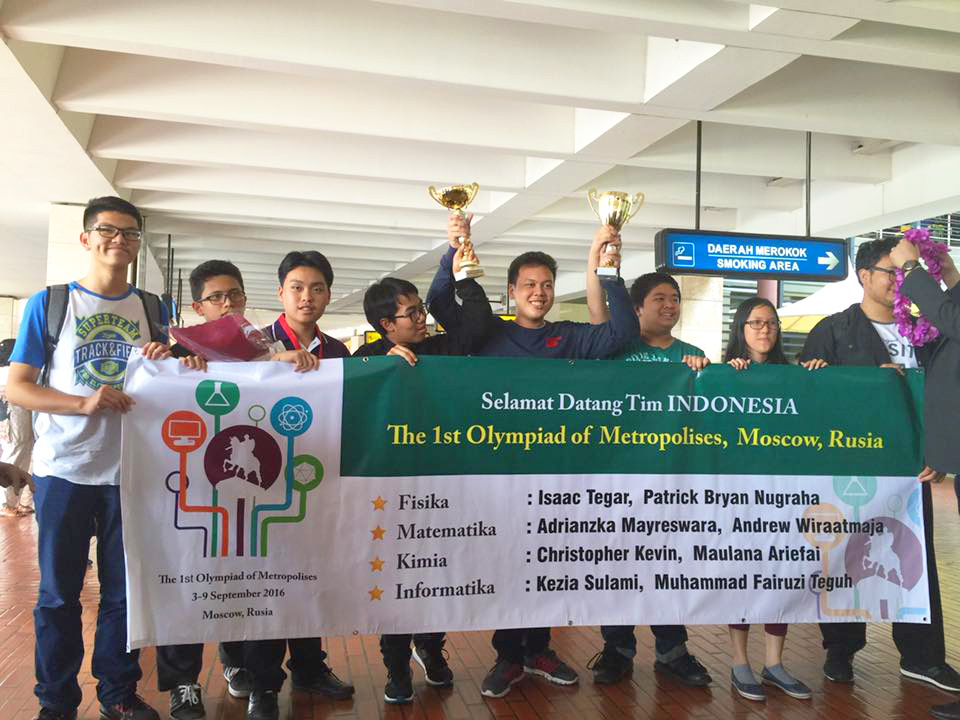 Pada kontes yang mengujikan berbagai disiplin ilmu ini, seperti Informatika, Matematika, Fisika, dan Kimia, delapan pelajar SMA DKI Jakarta berhasil meraih skor 68.