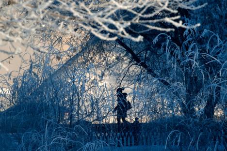 Russia's severe winter makes local people deal with it. Source: Reuters