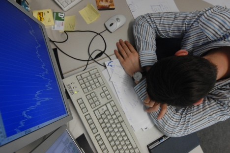 Rosstat Deputy Director Konstantin Laykam: "Another serious problem identified is anxiety and stress. A fourth of those surveyed said that they constantly find themselves in this condition and almost half of employees from time to time." Source: ITAR