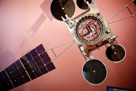 Russia's space experts argue that the idea of a manned mission to the moon is completely unjustified. Source: Press Photo