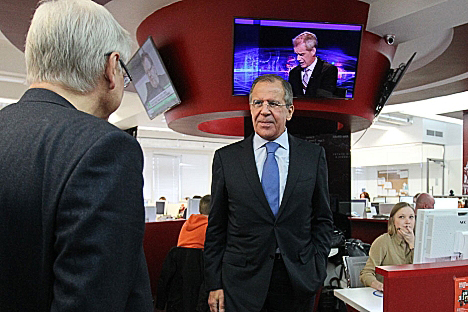 Russia's Foreign Minister Sergey Lavrov visiting the RBTH editorial office. Source: Sergey Kuksin / Rossiyskaya Gazeta