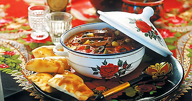 A new generation of Russians – born on the cusp of the USSR's demise, or shortly after it – is very happy to enjoy these Soviet culinary traditions. Source: Stockfood/Fotodom
