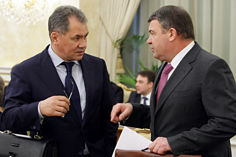 Moscow Region governor Sergei Shoigu (left) will replace Defense Minister Anatoly Serdyukov (right) on this position. Source: RIA Novosti / Alexey Nikolsky