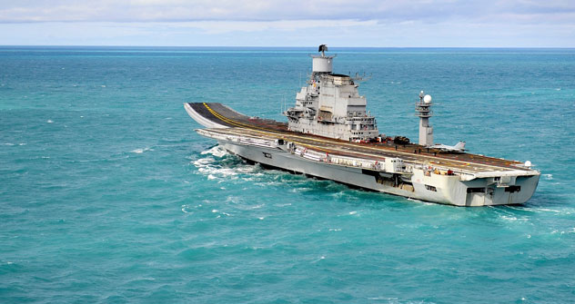 ndia and Russia signed the original $947 million dollar deal in 2005 for the purchase of the carrier, but delivery has already been delayed twice. Source: Maksim Vorkunkov/Press Photo