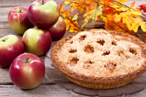 Russian Sharlotka is one of the most popular pies in Russia. Source: Getty Images / Fotobank