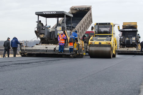 The overall construction costs for the E-40 international transport corridor are about 100 billion roubles. Source: Kommersant