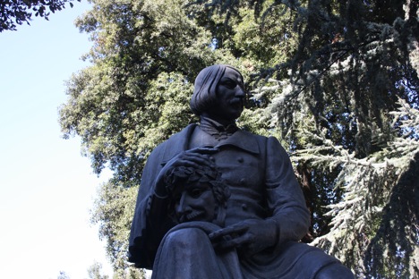 Statue of Nicholai Gogol in Rome's Villa Borghese. Source: Ajay Kamalakaran