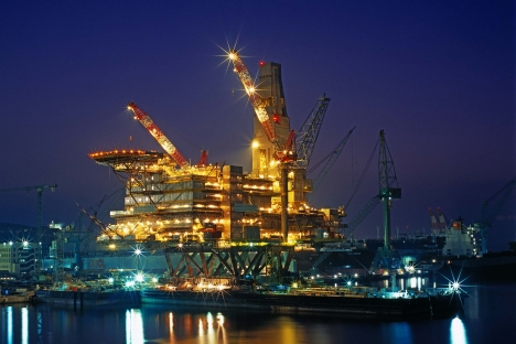 Russian energy giant Gazprom's Sakhalin-2 project focuses on the production of liquefied natural gas. Yet the company plans to build one more LNG plant in the Baltic Sea. Source: Gazprom / Press photo