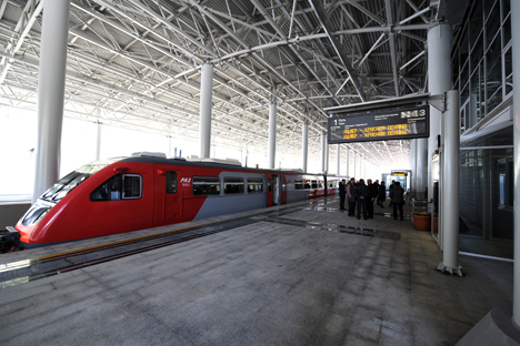 The high-speed trains operate at a speed of 100-155 miles per hour. Source: ITAR-TASS