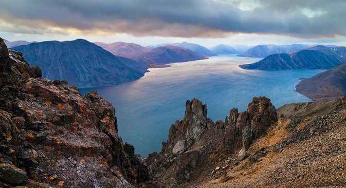 Rainbow over Providence Bay in Bering Sea in the east of Chukotka. Source: Andrey Stepanov / stan-d-art.ru