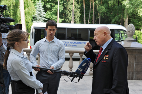 Alexei Leonov (R) during the interview in Moscow, on June 14. Source: RIA Novosti