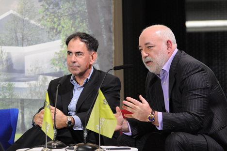 Skoltech President Edward Crawley (L) and head of the Skolkovo Foundation Viktor Vekselberg during the forum in Skolkovo. Source: PressPhoto