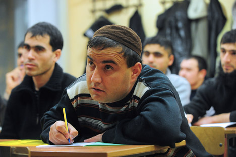 Many new immigrants from Central Asia learn Russian at special centres. Source: ITAR-TASS
