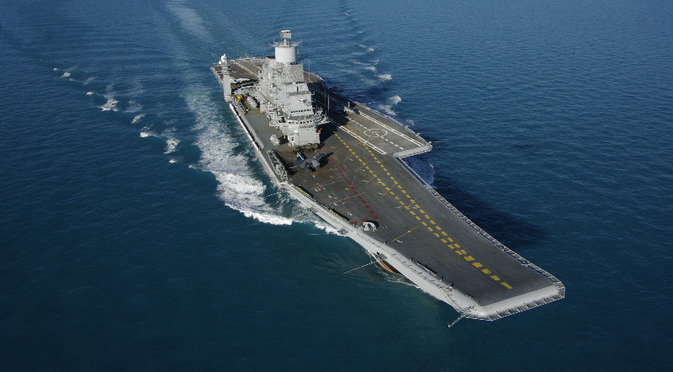 The aircraft carrier Vikramaditya on trials in the White Sea has met its  manoeuvrability and speed specification, achieving a speed of 29.3 knots. Source: Oleg Perov / Sevmash press office