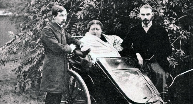 Helena Petrovna Blavatsky, James Morgan Pryse (l) and George Robert Stow Mead in London in 1890. Source: wikipedia.org