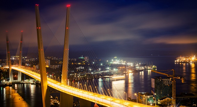 The Zolotoy Rog bridge was built in Vladivostok ahead of the 2012 APEC Summit. Source: Blongman