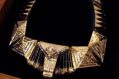 In 1996, Yelena Opaleva's "Sphinx of Giza" won the De Beers diamond international award, which, in the jewelry world, is akin to the Oscar award. Source: Press Photo