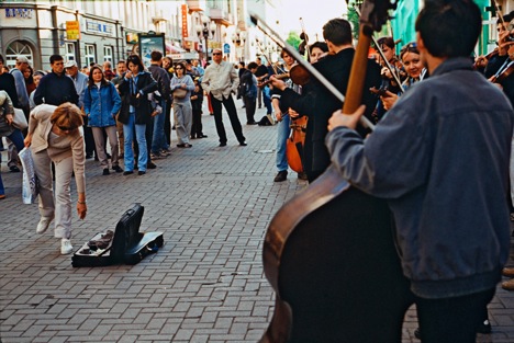 Street musicians on Arbat. Source: Vladimir Vyatkin / RIA Novosti