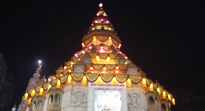 Diwali decorations at the Shiva and Parvathi temple in Pune. Source: RIR
