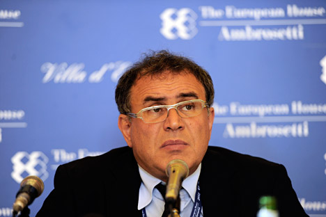 Nouriel Roubini: “Given the slowdown of China, after years of high prices, commodity prices may fall further, hurting the growth of the commodity-oriented BRICS”. Source: AP