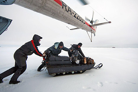 It took the Russian government delegation more than 60 hours of flight time to travel to the Antarctic and back. Source: ITAR-TASS