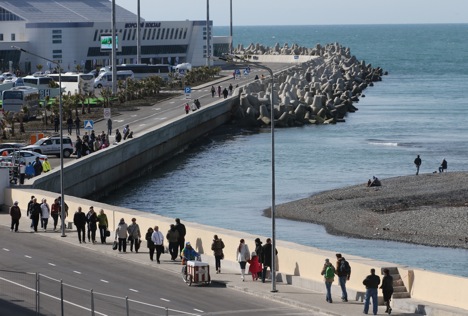 People tend to walk a lot more in Russia than they do in India. Source: RIA Novosti / Igor Zaremdo