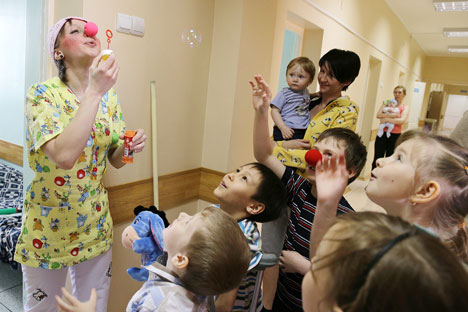 Volunteers are needed everywhere. Source: RIA Novosti