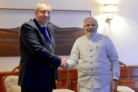 Deputy Prime Minister Dmitry Rogozin (left) at the meeting with Indian Prime Minister Narendra Modi during his working visit to India. Source: Sergey Mamontov / RIA Novosti
