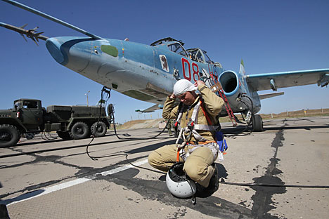 Experts believe that the Crimean simulator can be opened as a training centre and pilots of carrier-based aircraft from China and India could be trained there. Source: Itar-Tass