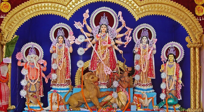 Durga sculpture from a pandal at West Bengal. Source: Joydeep / wikipedia.org