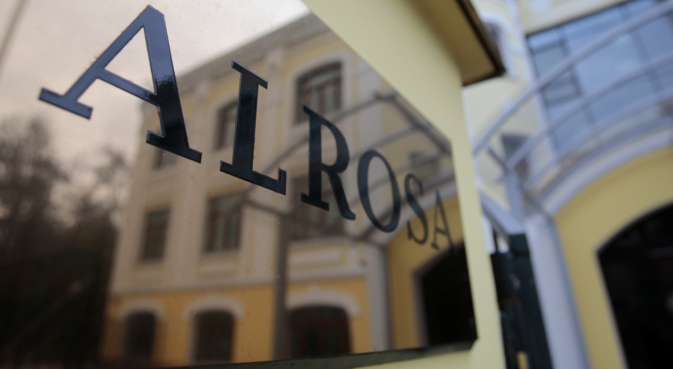 ALROSA's sales policy is based on long-term agreements, which account for over 65 percent of total sales volume. Source: Reuters