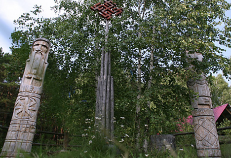 Totem poles in the village of Okunevo, the Omsk region. Source: Alberto Caspani