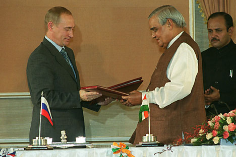 Vladimir Putin with Atal Bihari Vajpayee in 2000. Source. AP