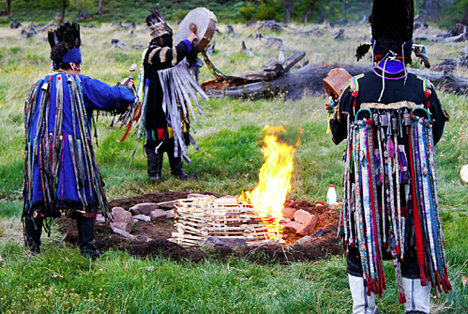 Volunteers particularly seem to enjoy lectures on local culture. Source: Siberian Expeditionary center of the RGS