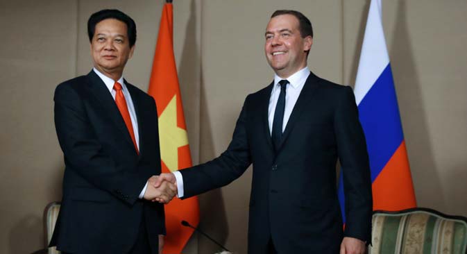 Russian Prime Minister Dmitry Medvedev with his Vietnamese counterpart Nguyen Tan Dung, after the signing of the Vietnam-Eurasian Economic Union FTA. Source: RIA Novosti / Yekaterina Shtukina