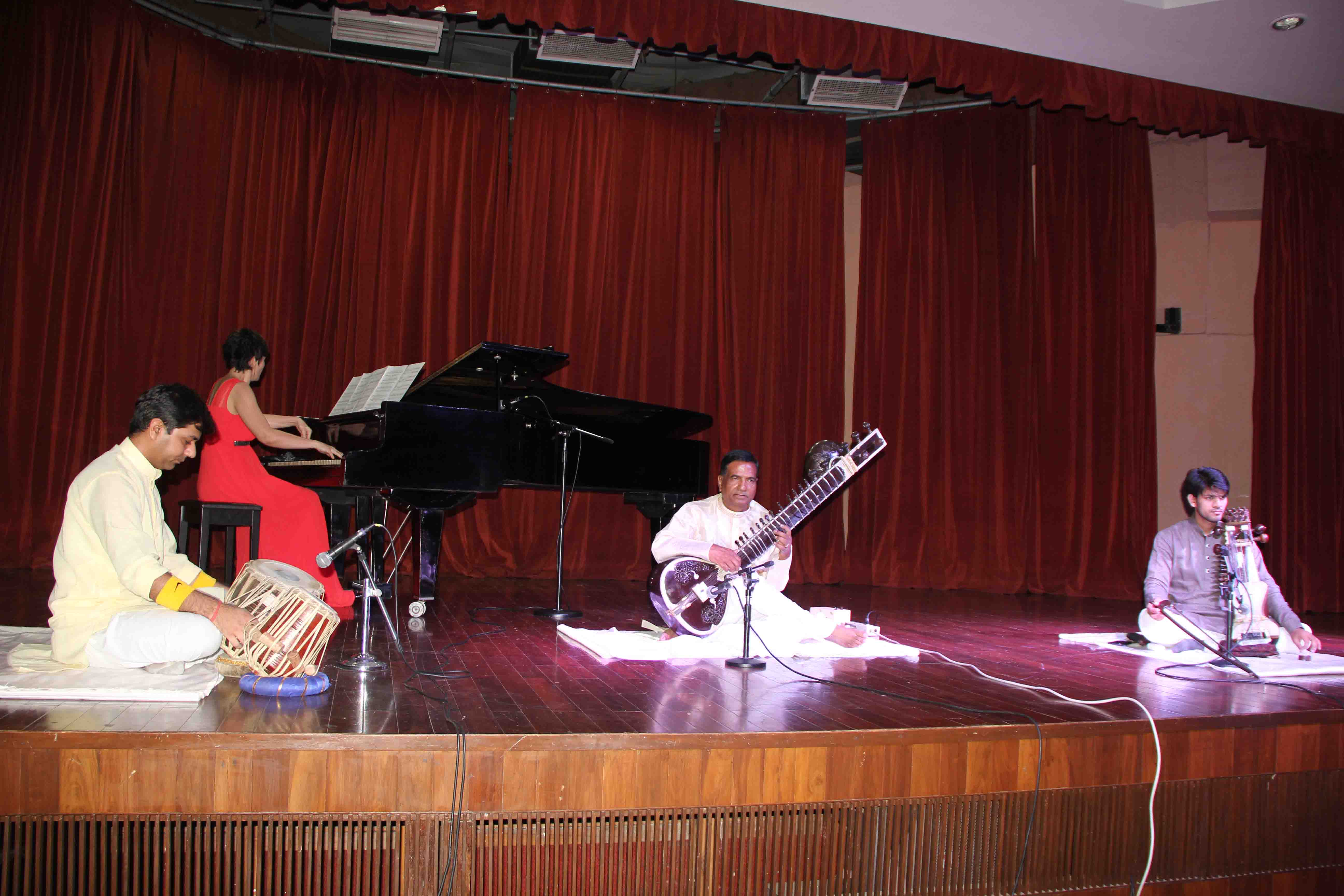 The beautiful blending of notes charmed the Delhi audience.