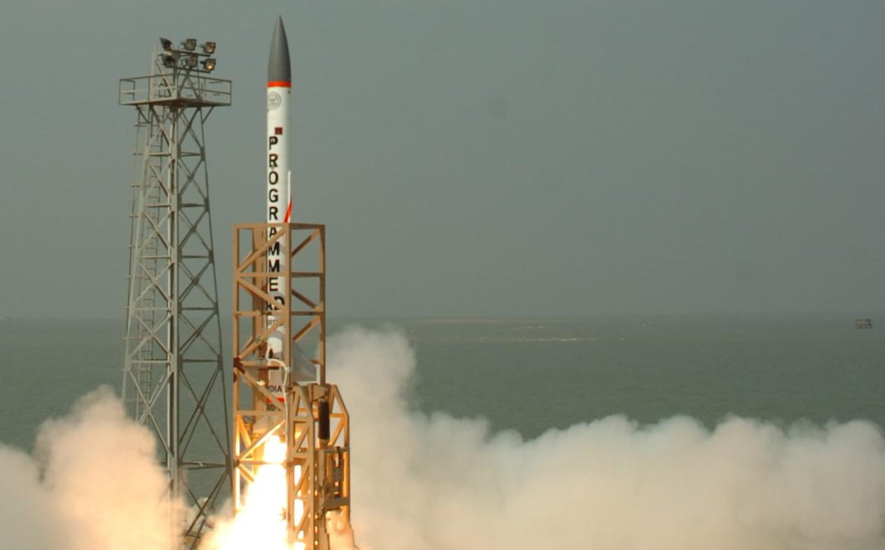 8 испытания. Indian Missile Defense System. Башня противобаллистической защиты. Межконтинентальная баллистическая ракета СССР. THAAD ракета фото.