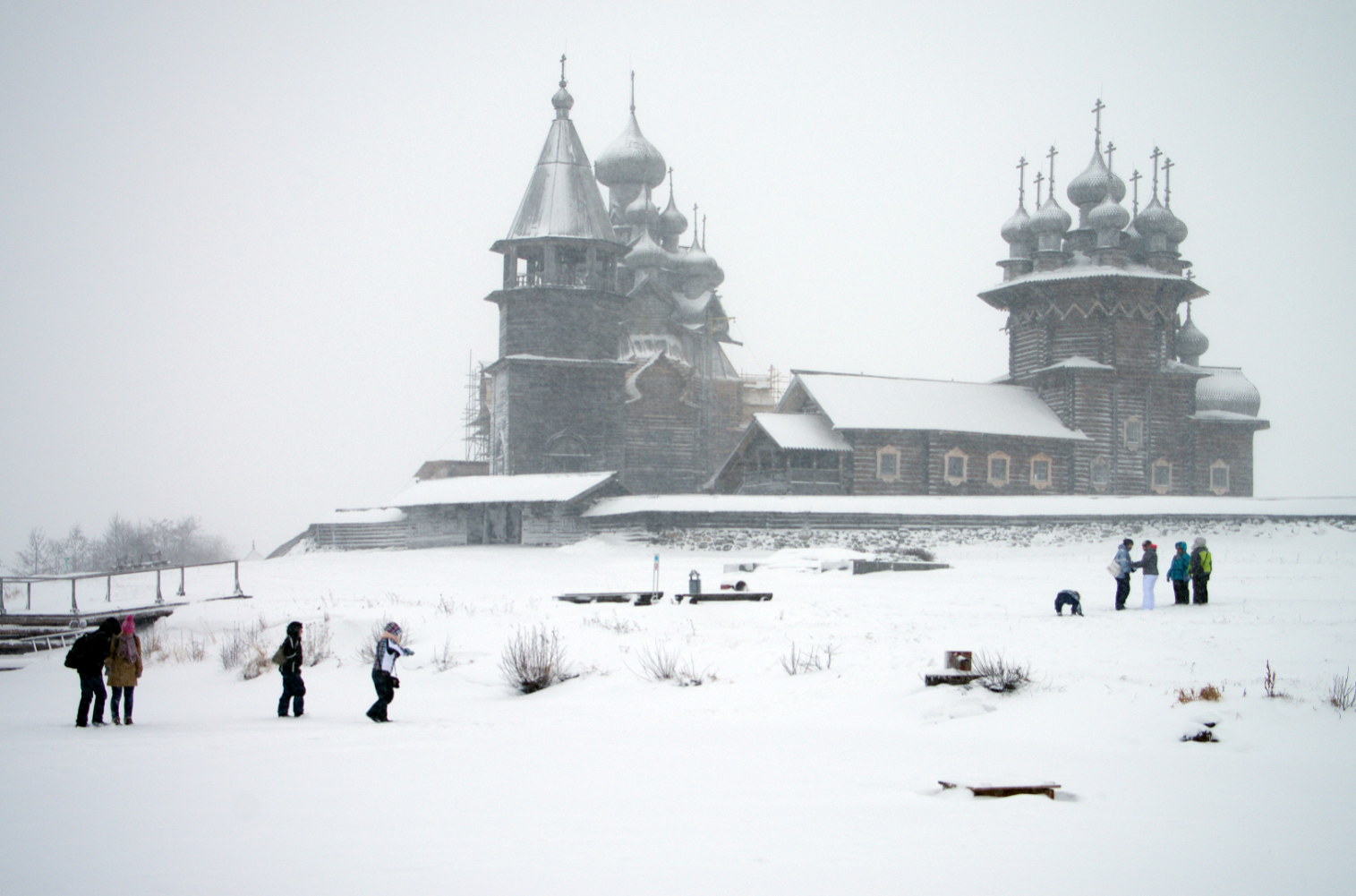 The Kizhi Pogost in Karelia has two wooden churches and an 18th century octagonal bell tower. 