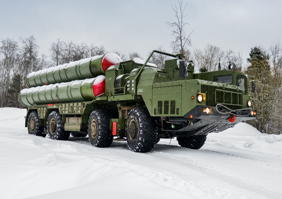 No final de fevereiro, foi implementado na região de Moscou o quinto regimento de defesa aérea equipado com sistemas S-400.