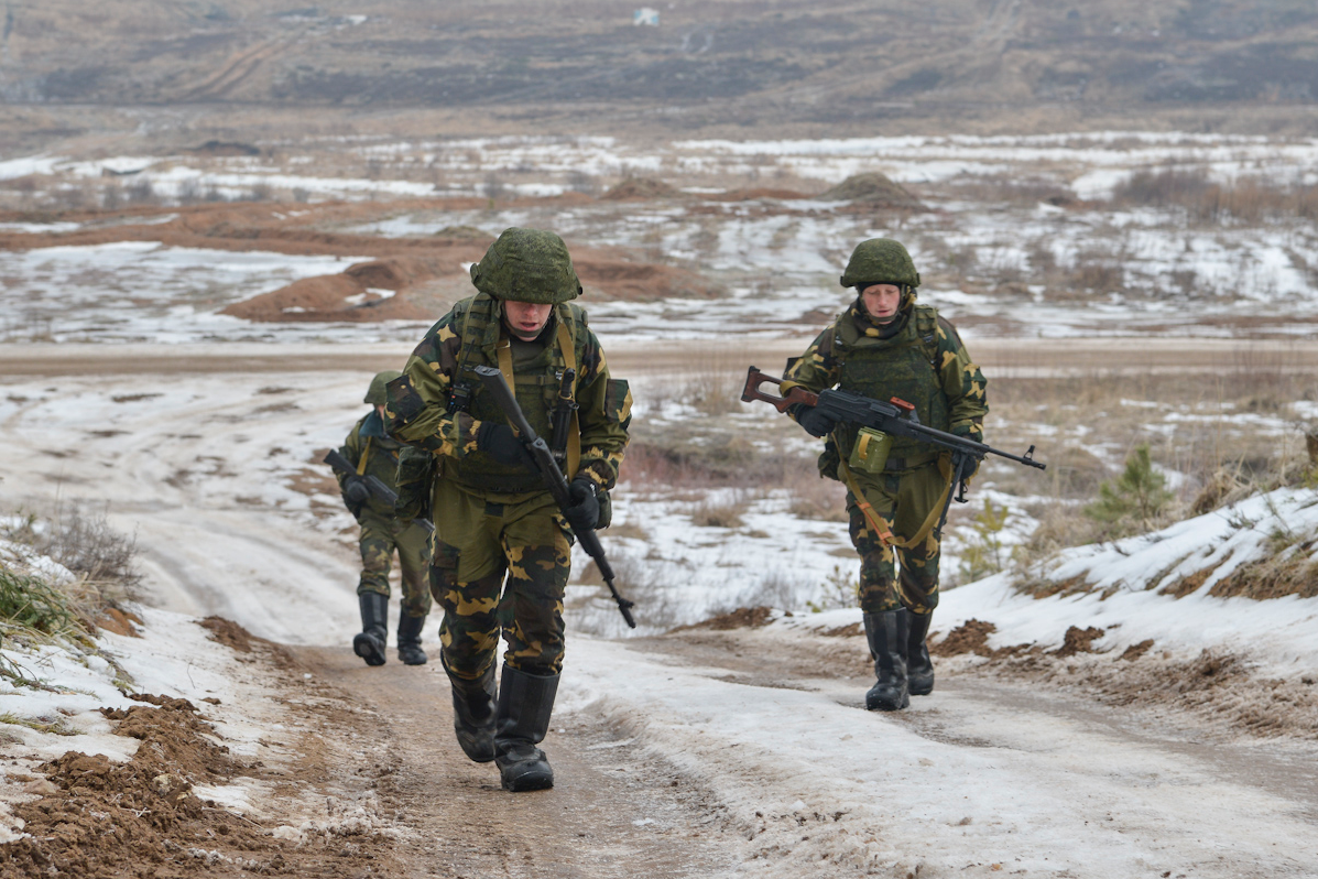 Unidades das Forças Aerotransportadas dos dois países realizaram exercícios conjuntos na região russa de Pskov.