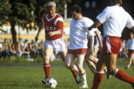 A sinistra, Boris Razinsky in azione (Foto: VladimirRodionov / Ria Novosti)