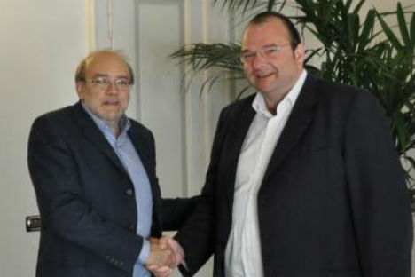 Il Console Onorario della Federazione Russa a Bolzano Bernhard Kiem (a destra) insieme al presidente della Provincia Autonoma di Trento Lorenzo Dellai (Foto: Ufficio Stampa)