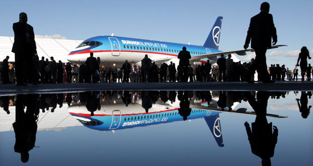 Il colosso dell'aeronautica italo-russa, il Sukhoi Superjet 100 (Foto: AFP/East News)