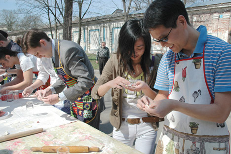 Per favorire l'integrazione multietnica nelle scuole russe, si riaprono i club dell'amicizia internazionale, eredità sovietica (Foto: Photoxpress)