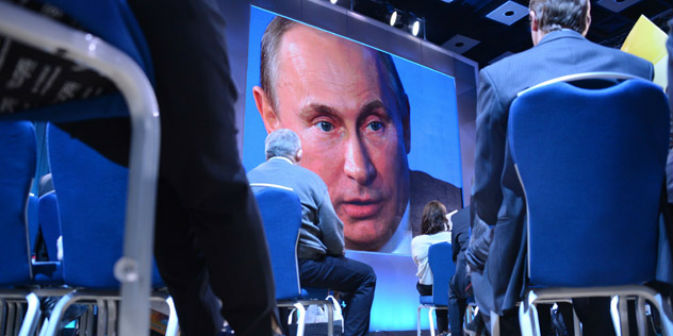 Il Presidente russo Vladimir Putin ha incontrato i giornalisti durante una maxi conferenza stampa a Mosca (Foto: AFP/East News)
