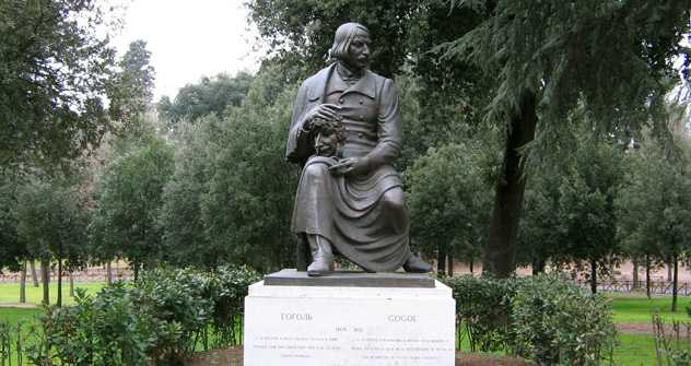 La statua di Gogol a Villa Borghese, Roma (Fonte: wikipedia.org)